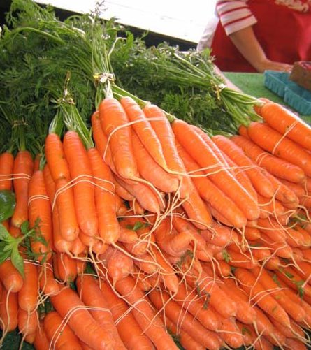 Bulk Carrots with Greens