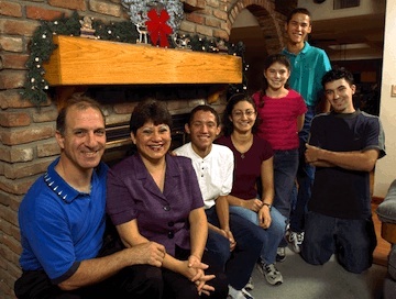 To The Mom 1 Economides Family 2005 - Steve, Annette, John, Becky, Roy, Joseph and Abbbey