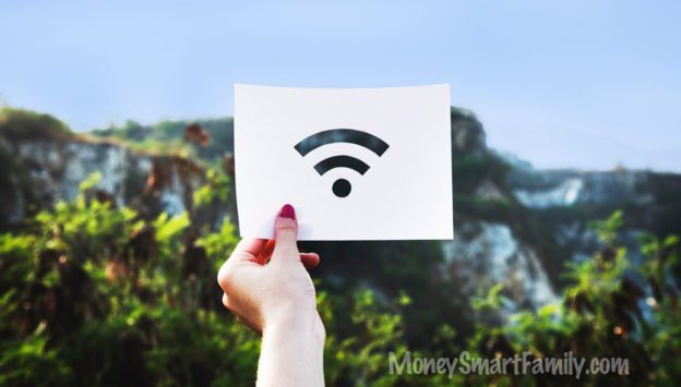 How to get free internet from restaurants, coffee houses and retail stores.