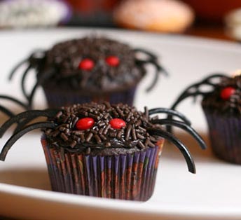 Halloween spider cupcakes.