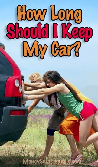 How Long Should I Keep My Car? When Should I Buy a New One? 7 How Long Should I keep my car- 3 girls pushing a disabled car