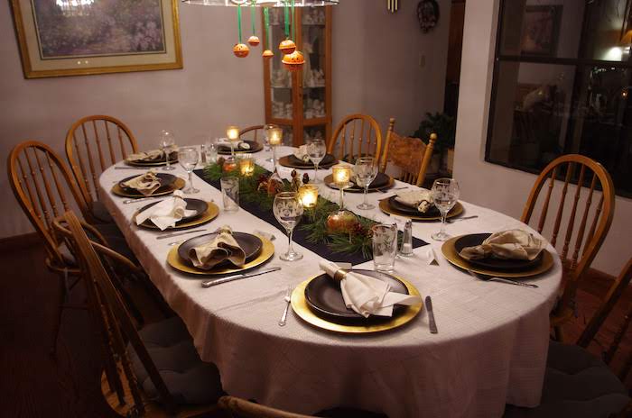 Dining Room Thanksgiving table setting 